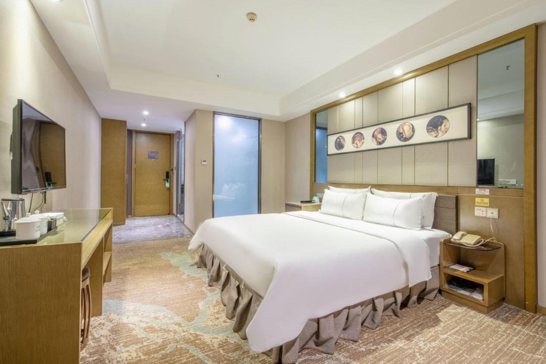 Lnsail Hotel Shenzhen Luohu Port Railway Station מראה חיצוני תמונה