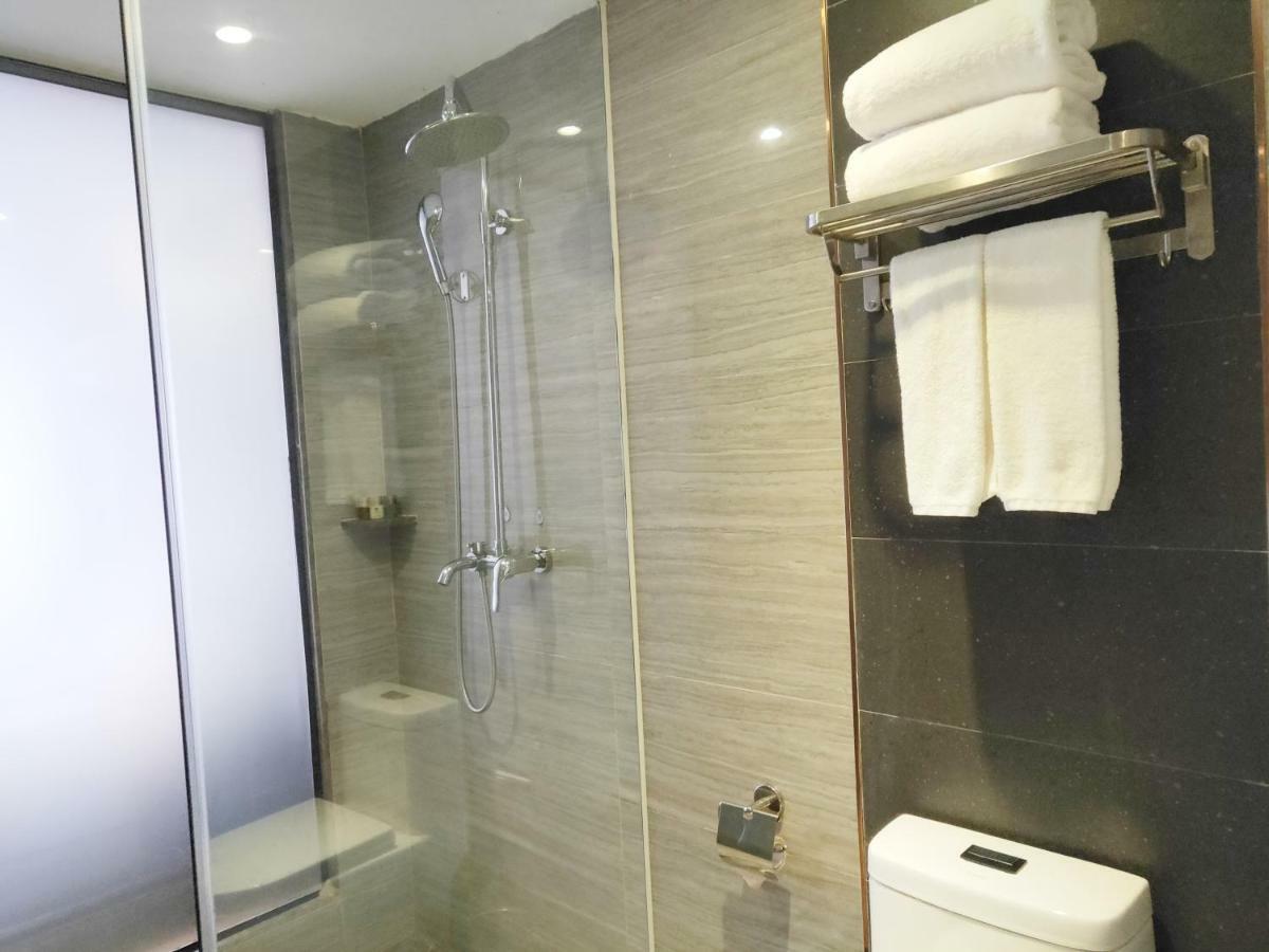 Lnsail Hotel Shenzhen Luohu Port Railway Station מראה חיצוני תמונה