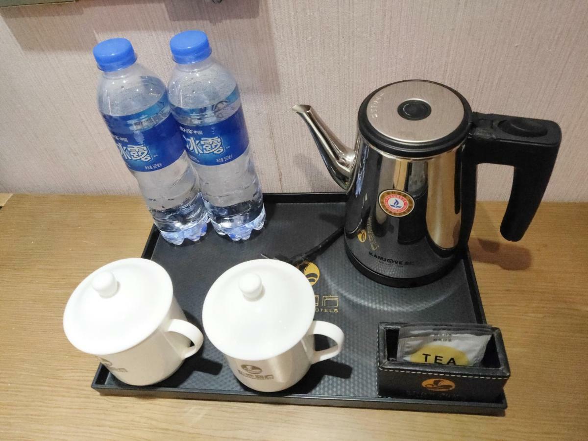 Lnsail Hotel Shenzhen Luohu Port Railway Station מראה חיצוני תמונה